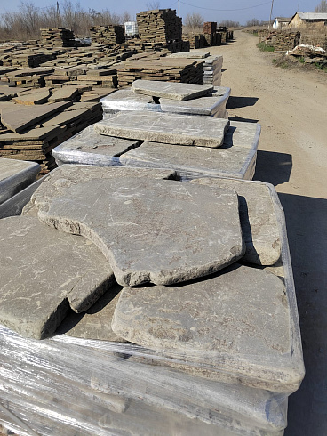 Kamenclub.ru: Песчаник галтованный для облицовки (фр. 2-5 см)  купить в Ростове-на-Дону песчник рыжий желтый серый песчаник окатанный речной 6 000 руб/т   фото КАМЕНЬ КЛУБ