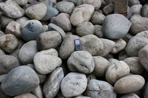 Kamenclub.ru: Речной валун (Ассорти) фр.100-300 мм.  купить в Ростове-на-Дону галечник серый, темно-серый, светло-серый речная галька крупных размеров 4200 руб/т   фото КАМЕНЬ КЛУБ