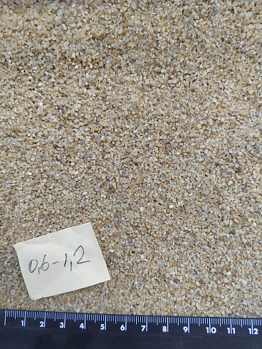 Кварцевый песок для площадок фр. 0,6-1,2 мм.  купить в Ростове-на-Дону фото Камень Клуб