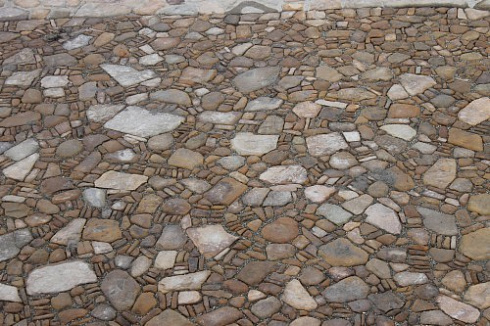 Kamenclub.ru: Песчаник для мощения дорожек, площадок, парковок ( фр 5-10 см)  купить в Ростове-на-Дону песчаник  серый желтый коричневый рыжий песчаник оголтованный окатанный 6500 руб/т   фото КАМЕНЬ КЛУБ