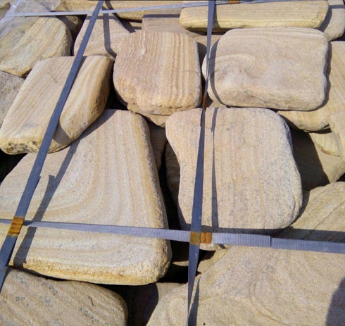 Kamenclub.ru: Песчаник пластушка галтованный желтый с рисунком (3 см)  купить в Ростове-на-Дону плитняк - пластушка желтый песчаник 21000 руб/м3   фото КАМЕНЬ КЛУБ