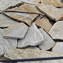 Kamenclub.ru: Песчаник пластушка галтованный желтый с рисунком (3 см)  купить в Ростове-на-Дону плитняк - пластушка желтый песчаник 21000 руб/м3   фото КАМЕНЬ КЛУБ