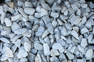 Kamenclub.ru: Мраморная крошка, щебень, цвет-белый, фр. 40-70 мм.  купить в Ростове-на-Дону мрамор белый молочный айвори мраморный каменный декоративный  12000 руб/т   фото КАМЕНЬ КЛУБ